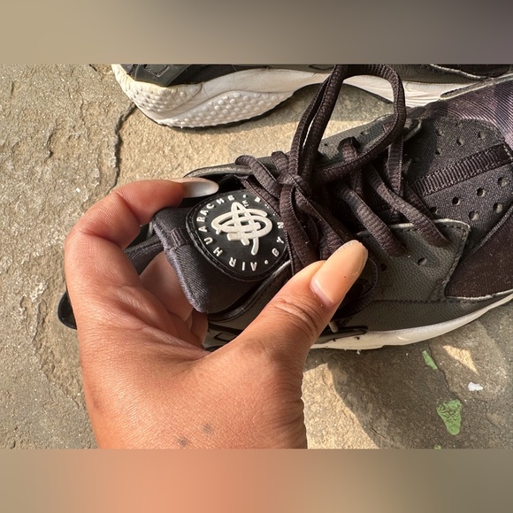 Nike Huarache - Picture 14 of 16